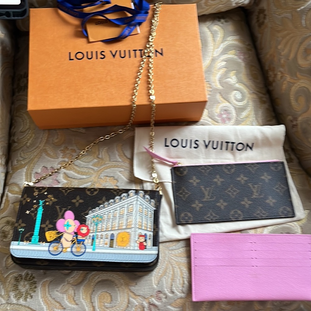 Louis Vuitton 2022 Limited addition pochette
